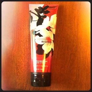 BATH & BODY JAPANESE CHERRY BLOSSOM 8oz NWT cream